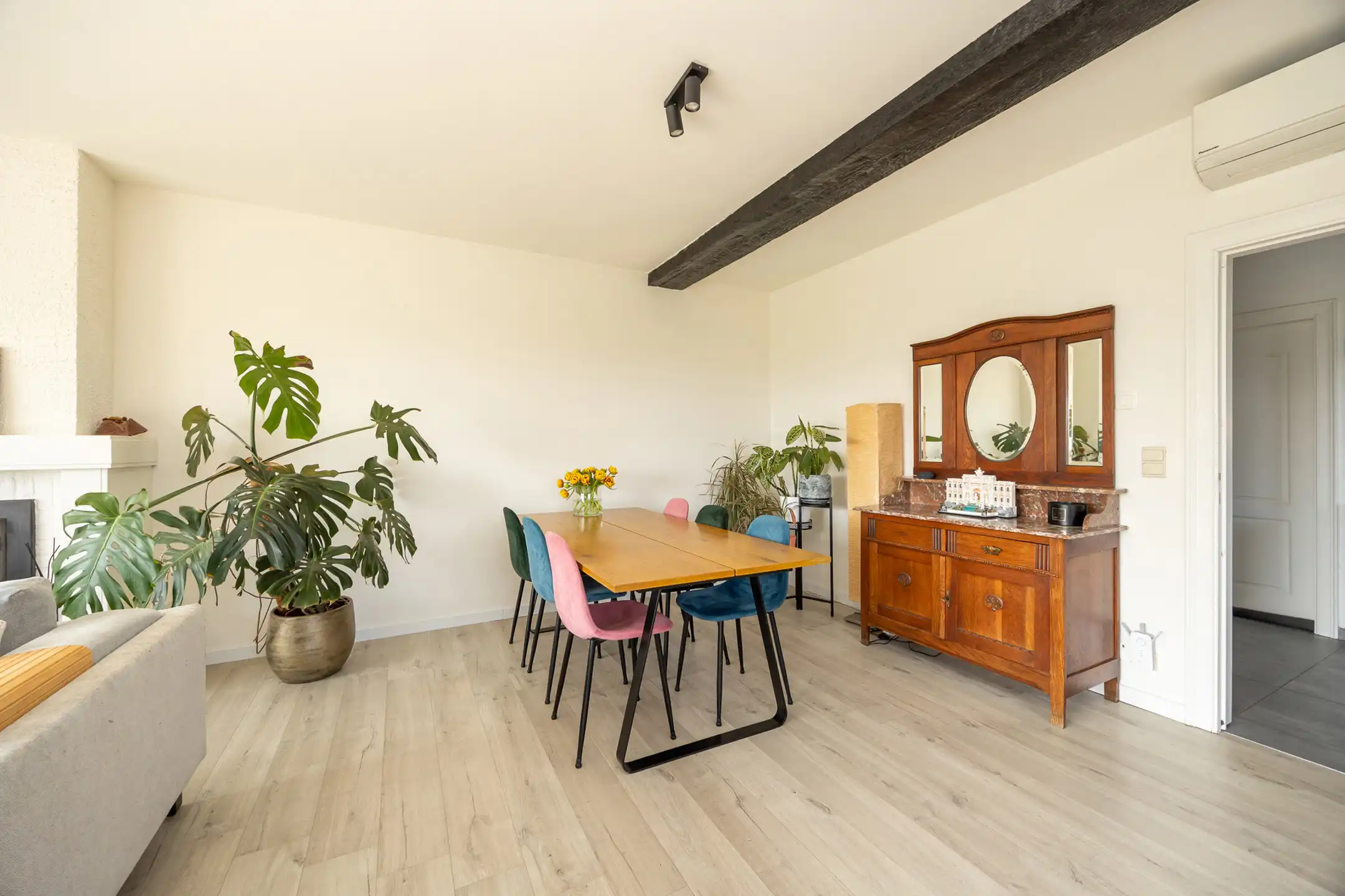 Instapklare halfopen bebouwing met zicht op velden foto 5