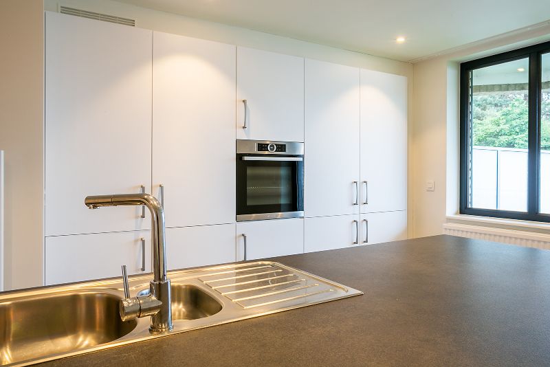 Ruim luxueus 2 slpk. appartement, groot terras, P, hartje Schilde! foto 2