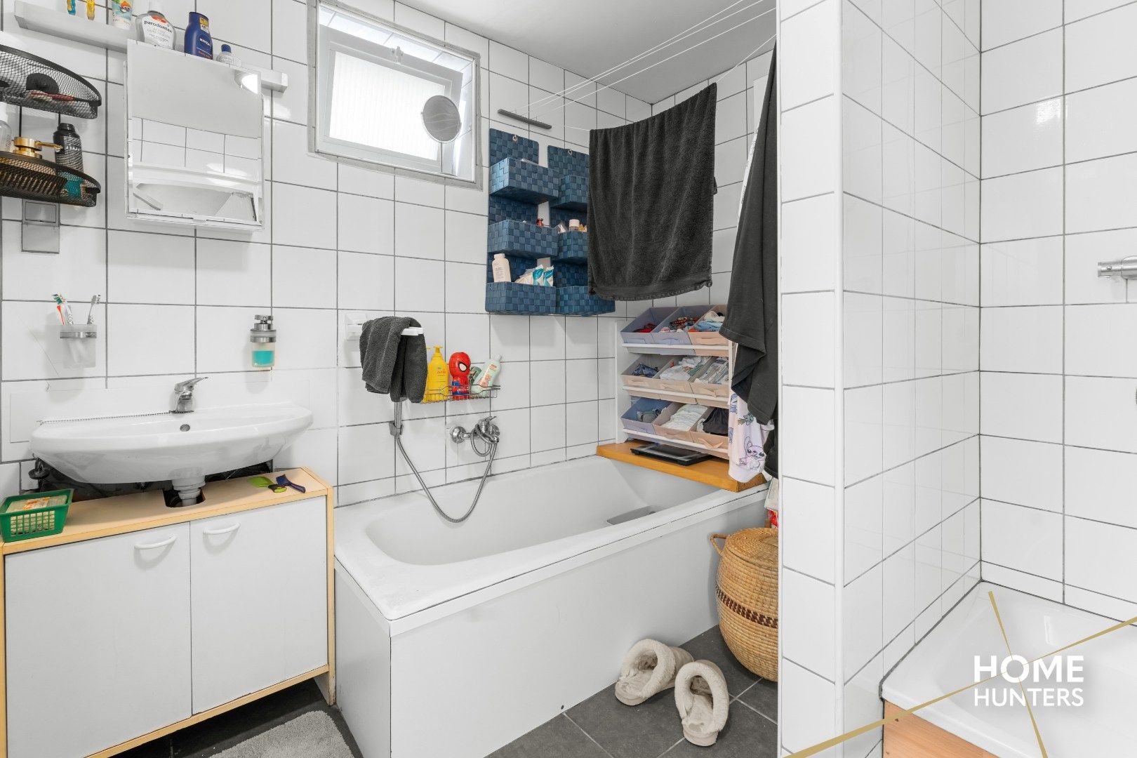 Alleenstaande woning met bijgebouwen op 1050 m² foto 12