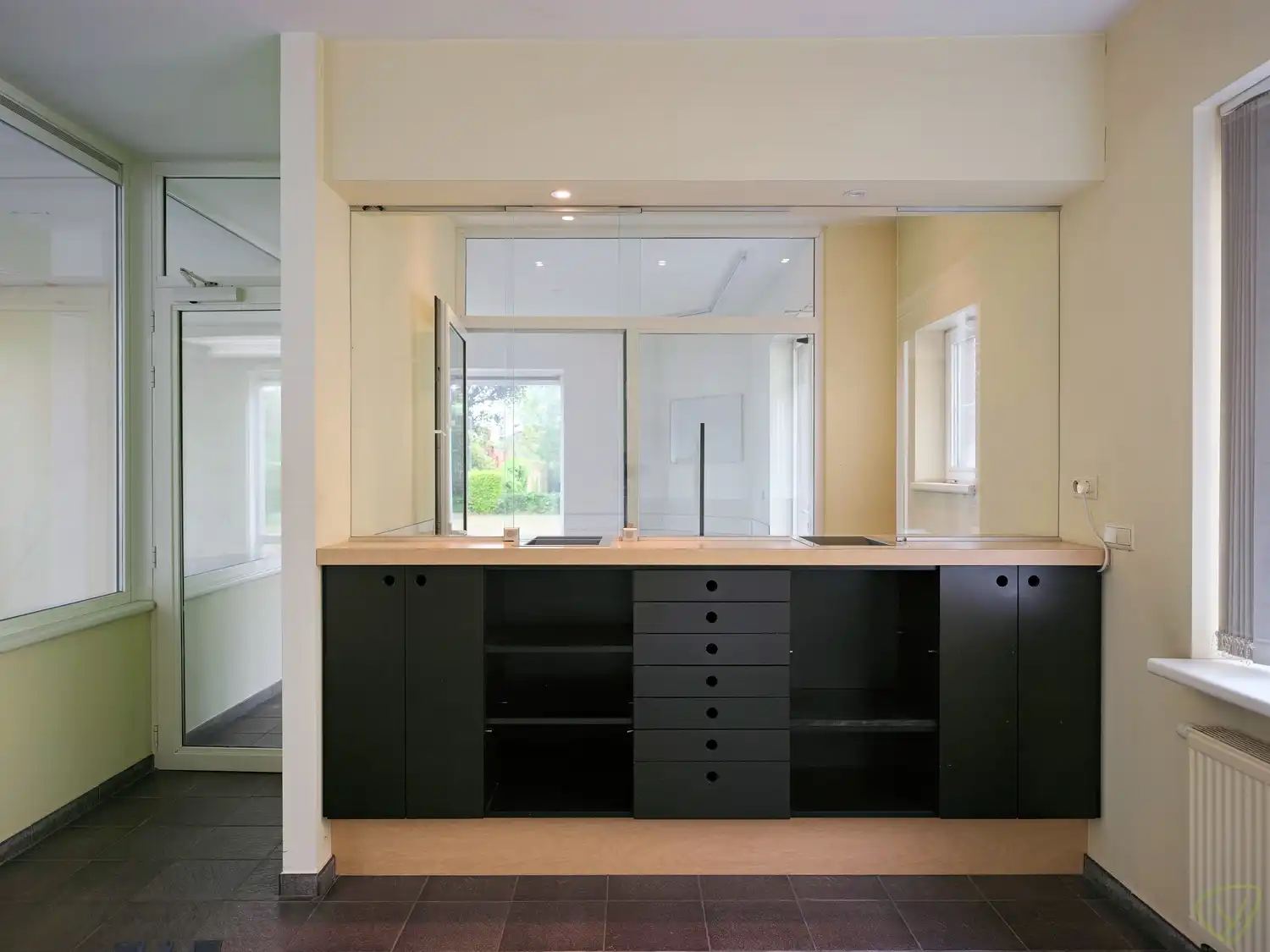 Historische notariswoning in het hart van Eeklo foto 15