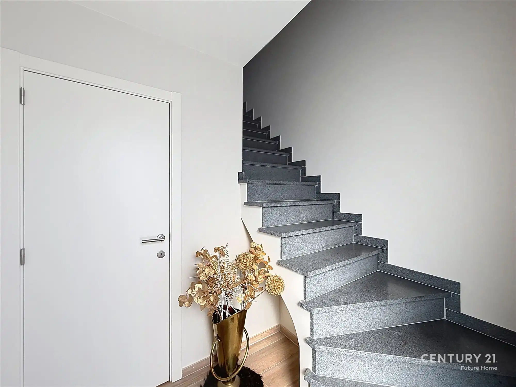 Recente en gezellige woning met 3 slaapkamers foto 9