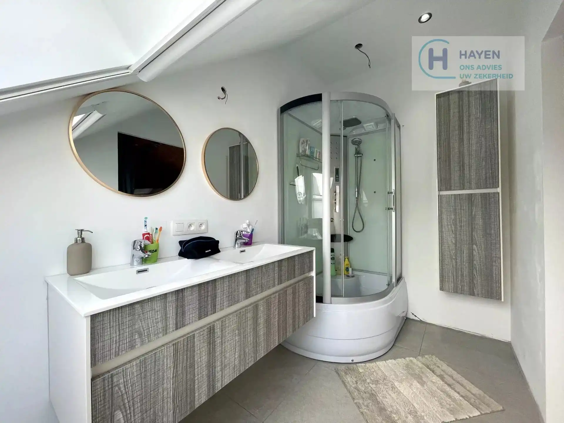 Zeer ruime woning in afwerkingsfase met veel potentieel op een groot perceel van 2.140m² foto 13