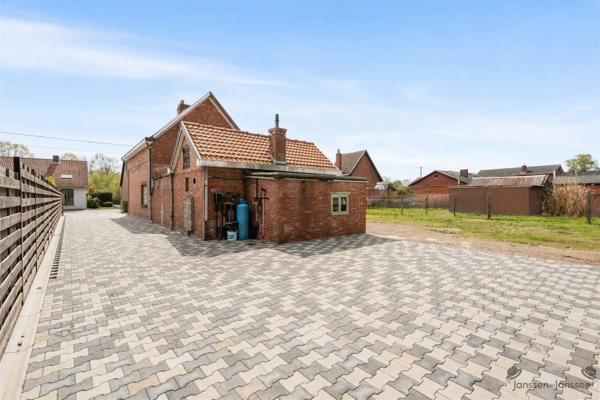 Vrijstaande woning met modern bijgebouw en renovatiepotentieel in groen Beverlo foto 22