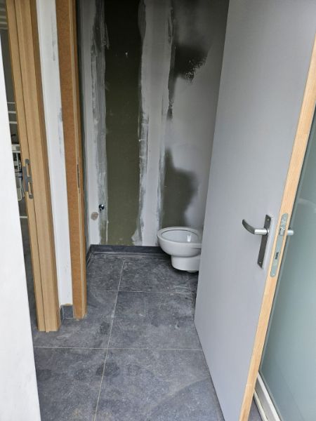 Gerenoveerde woning met garage foto 23