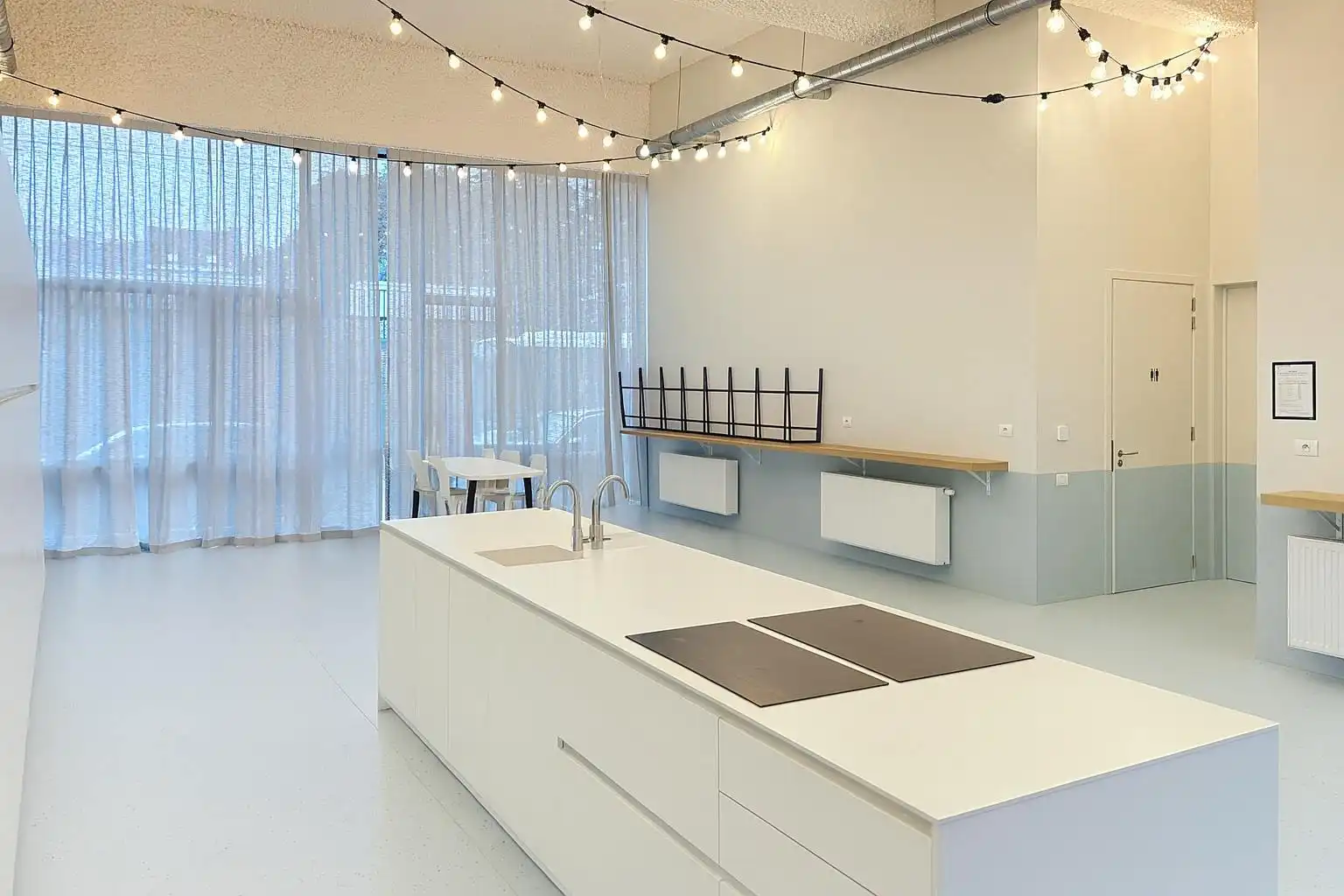 Verhuurde studentenkamer met eigen sanitair te koop  foto {{pictureIndex}}