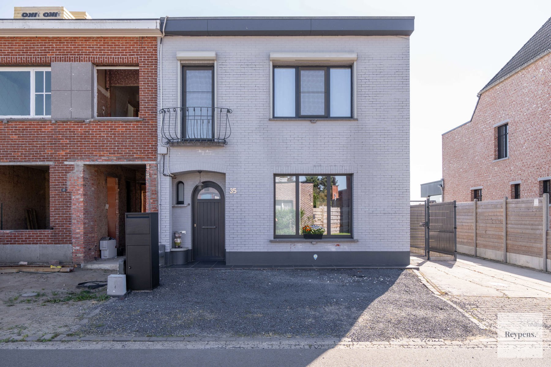 Instapklare woning met grote zonnige tuin op toplocatie! foto {{pictureIndex}}