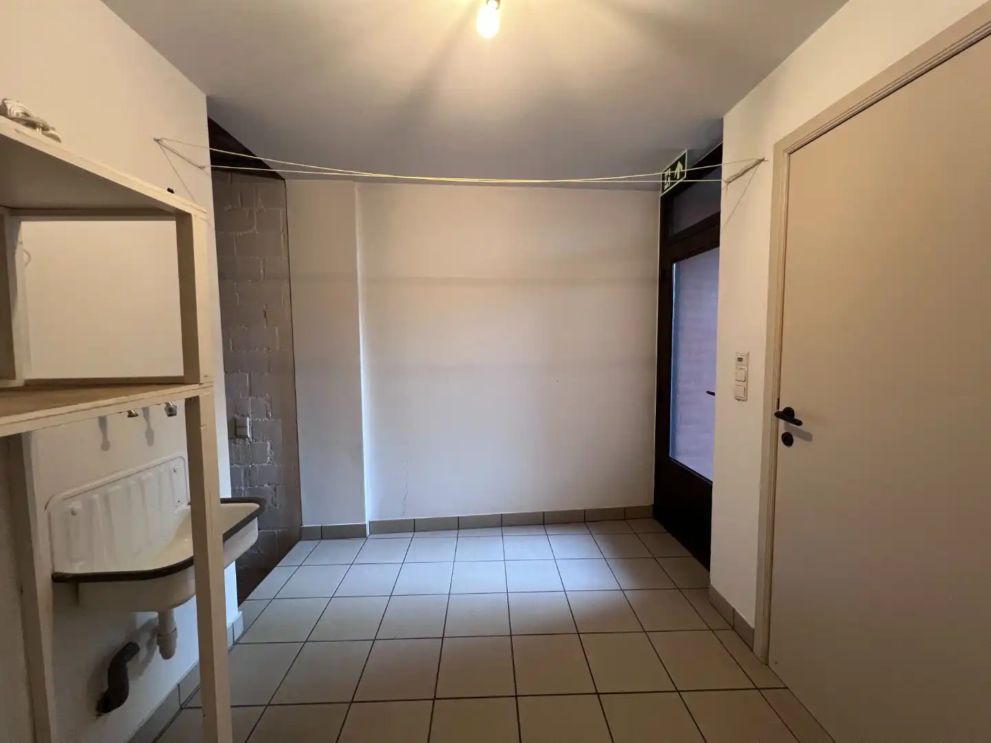 Ruime en lichtrijke woning met tuin te huur in Zomergem foto 13