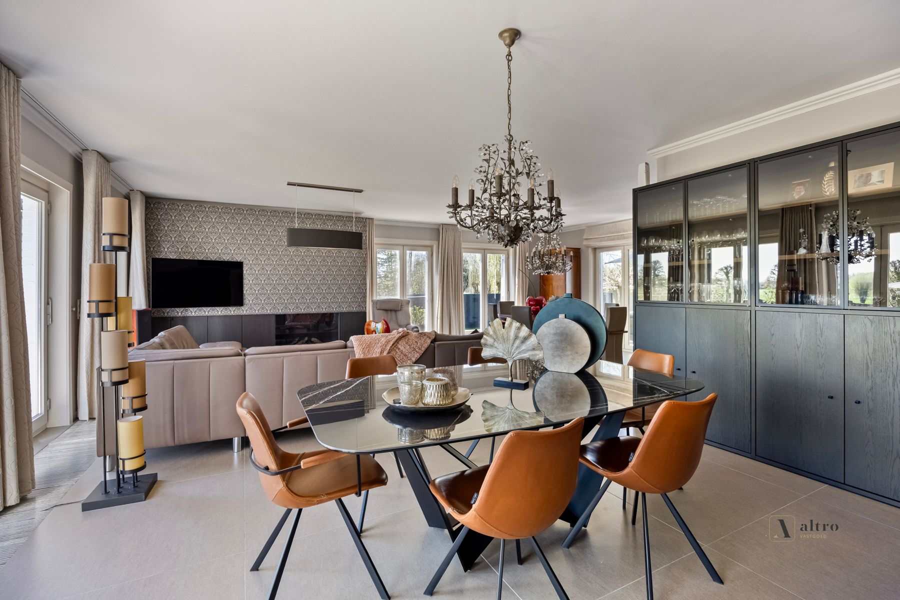 Stijlvolle villa met zwembad in groene buurt te Aalter foto 2