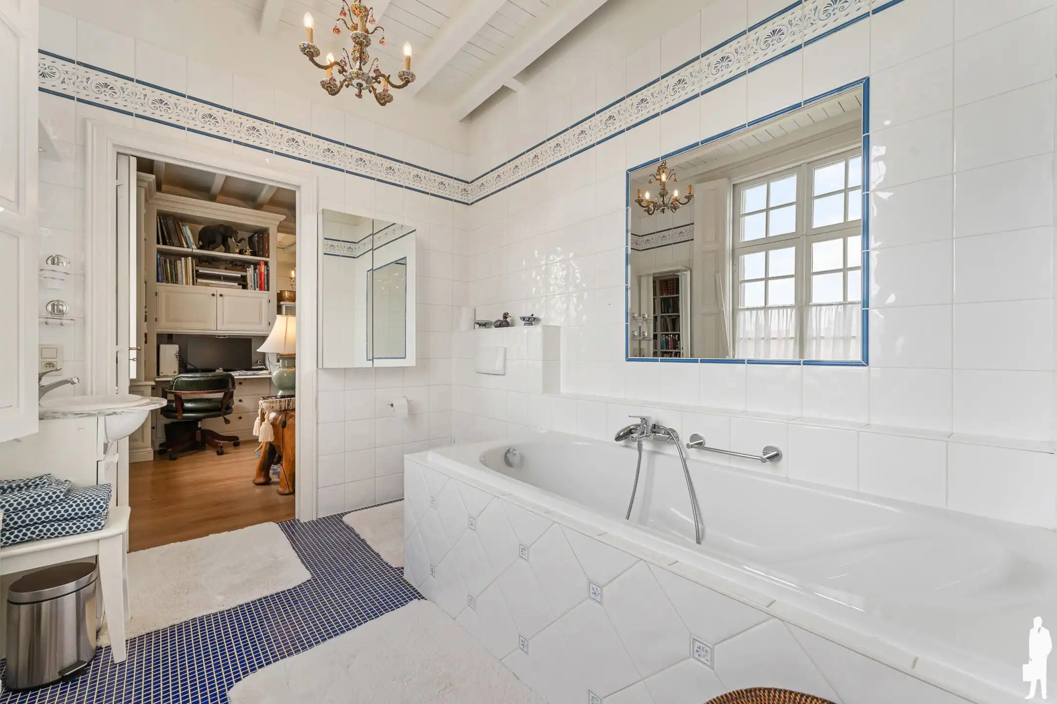 Historische herenhuis in het Begijnhof van Hoogstraten foto 32