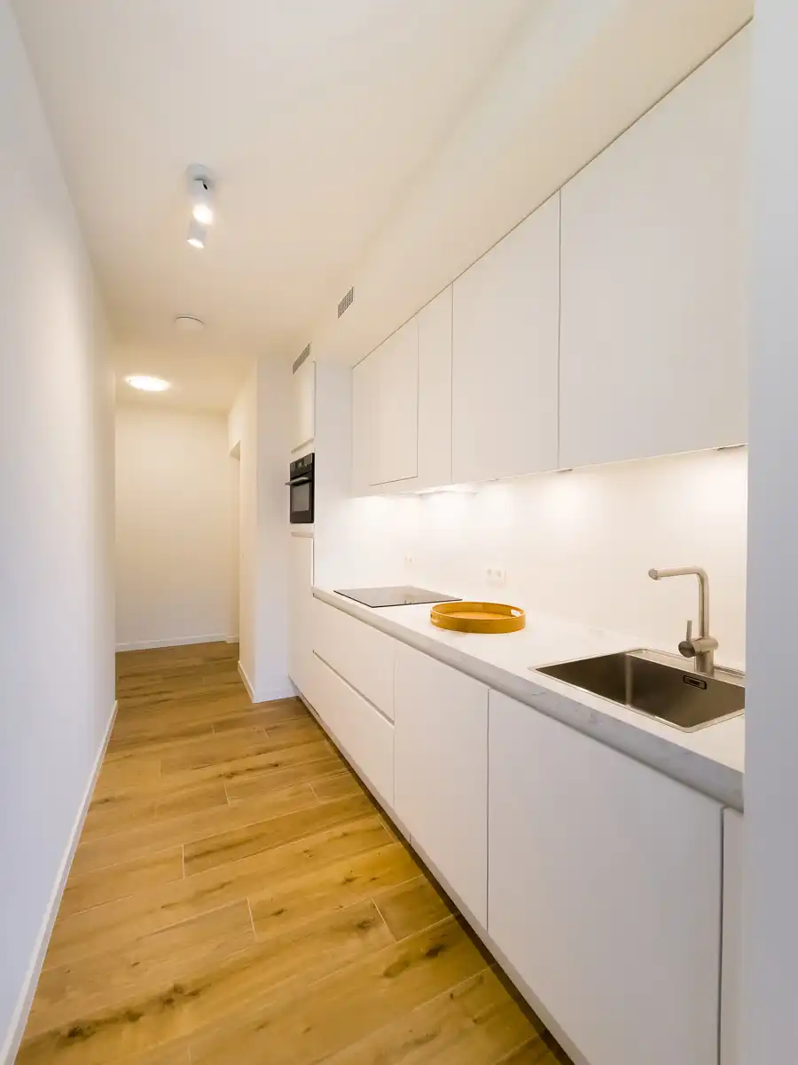 Gemeubelde studio met prachtig terrras foto 6