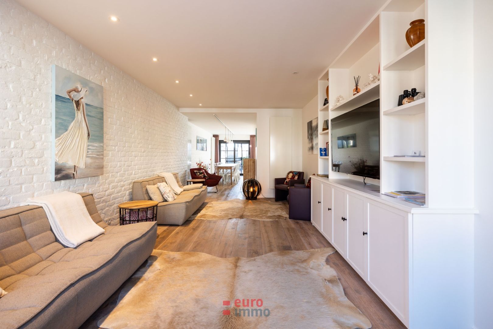 Gerenoveerde, luxueuze vakantievilla met 6(!) slaapkamers. foto {{pictureIndex}}