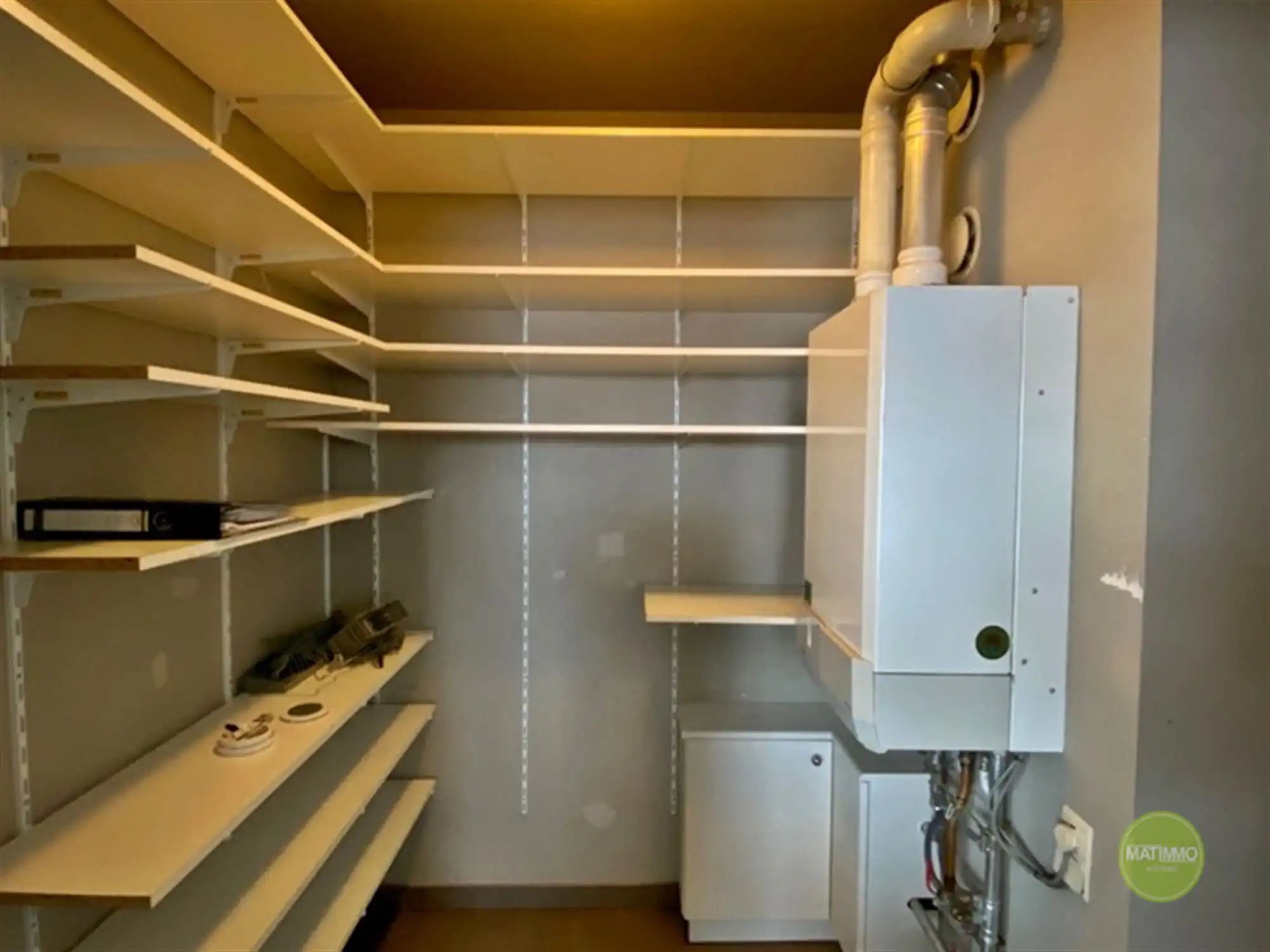 Appartement met 3 slaapkamers, terras én garagebox te Mol. foto 7