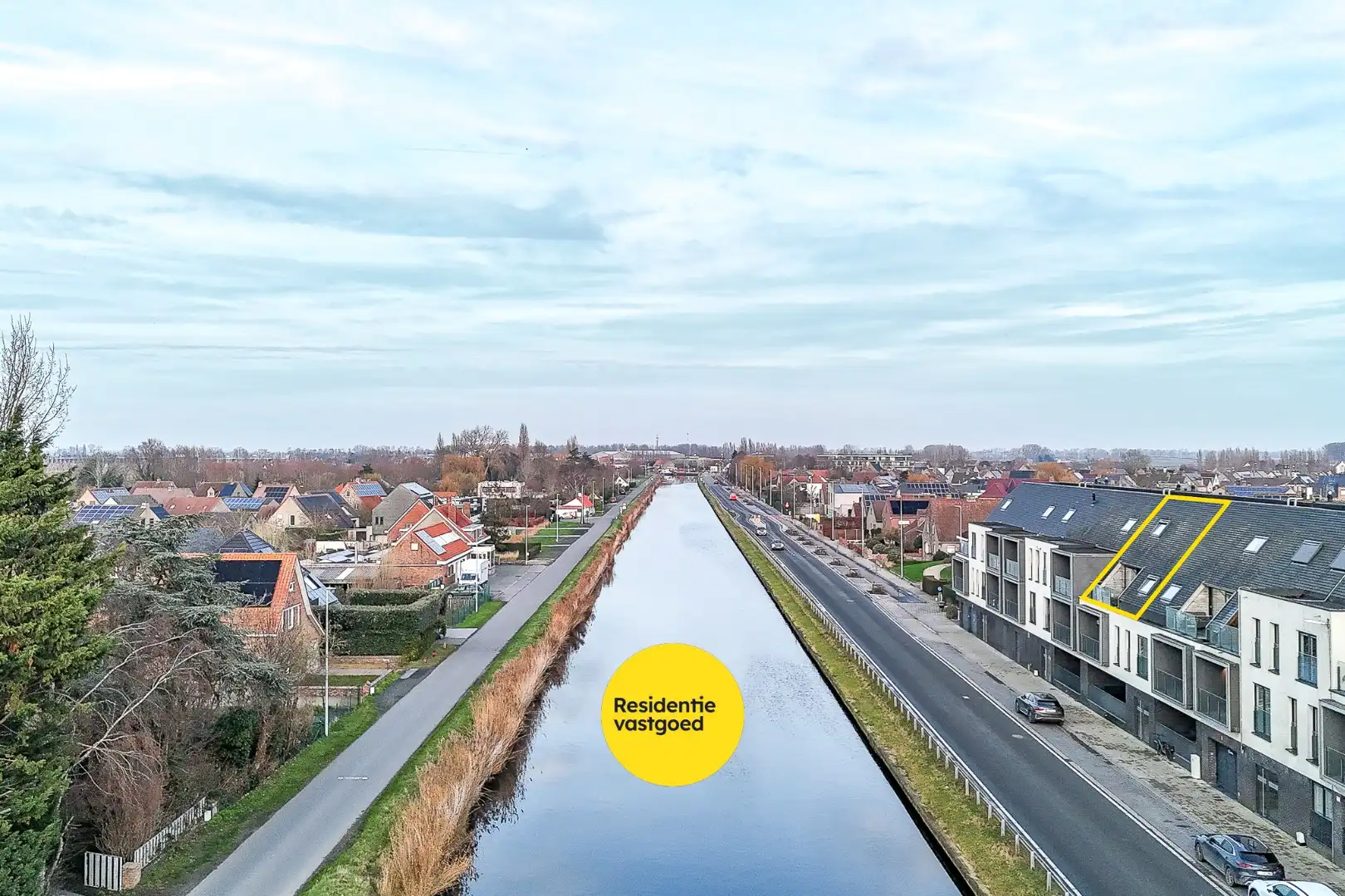 Recent duplex-appartement met open zicht op de vaart in Oudenburg foto 23