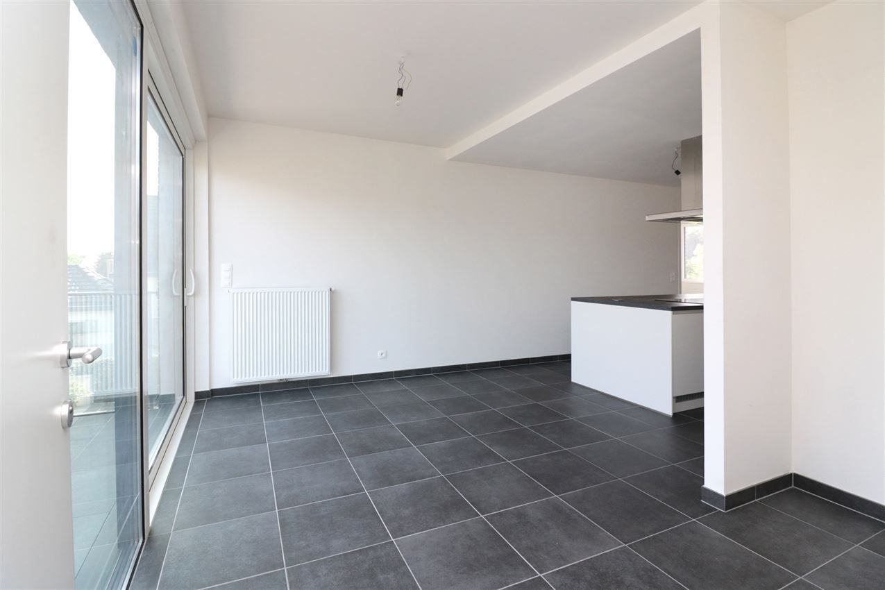3 appartementen en 4 autostaanplaatsen foto 65