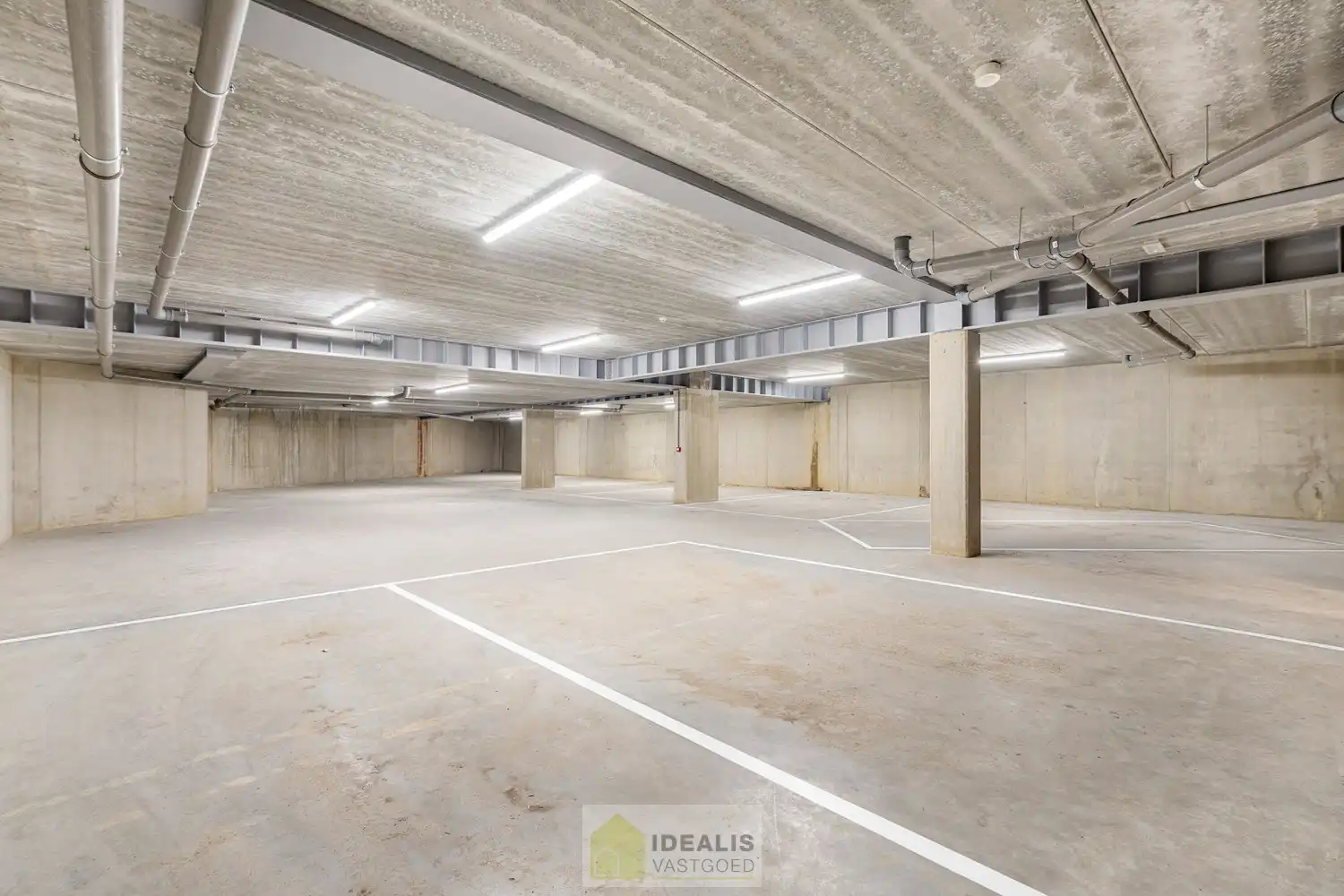 GELIJKVLOERS NIEUWBOUWAPPARTEMENT MET 1 SLAAPKAMER, KELDERBERGING EN EEN ONDERGRONDSE AUTOSTANDPLAATS foto 13