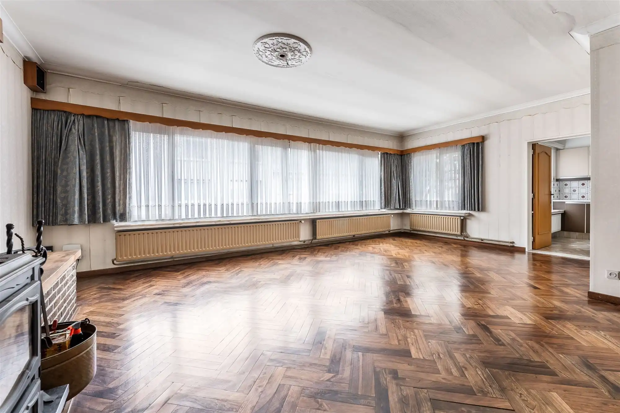 CENTRAAL GELEGEN, RUIM HANDELSPAND MET WOONST (415M²) TE BALEN foto 11