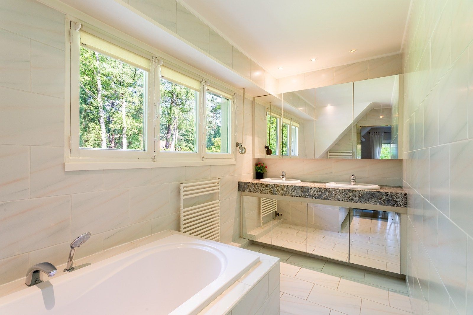 Charmante rietgedekte villa in bosrijke omgeving foto 36