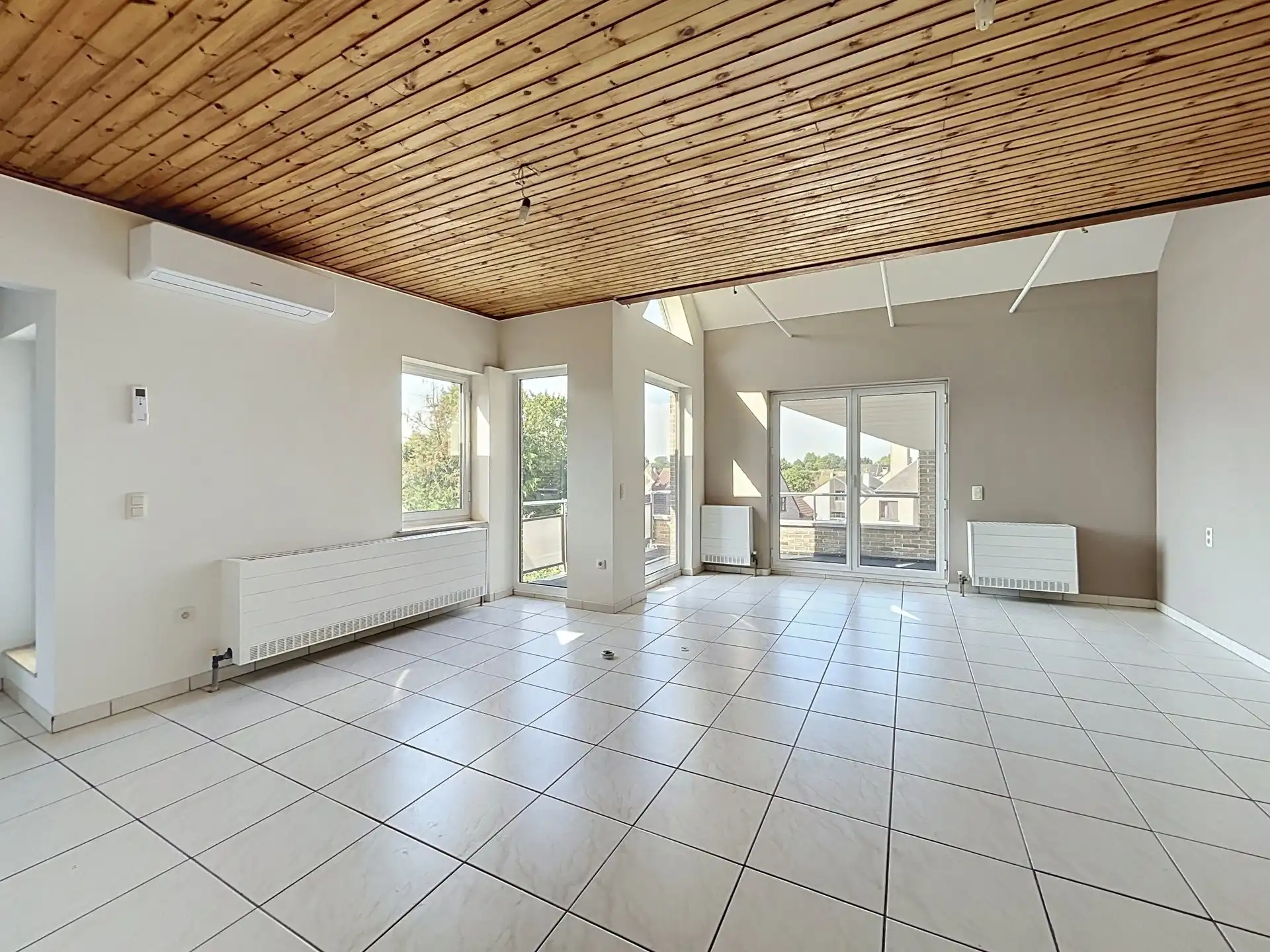 OPBRENGSTEIGENDOM MET 3 VOLLEDIG VERHUURDE APPARTEMENTEN – UITSTEKENDE INVESTERING IN SINT-PAUWELS foto 2