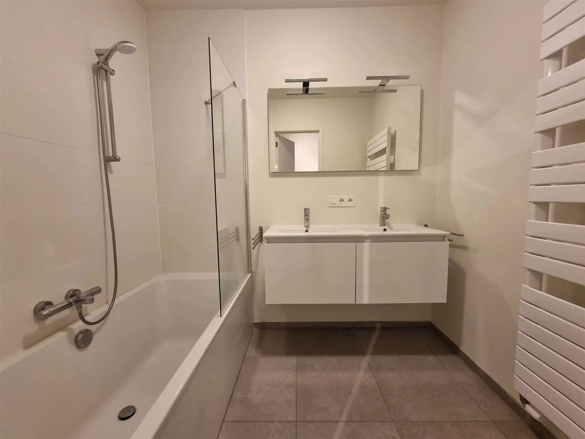 Appartement met 2 slaapkamers van ±90 m² in recent gebouw foto 8