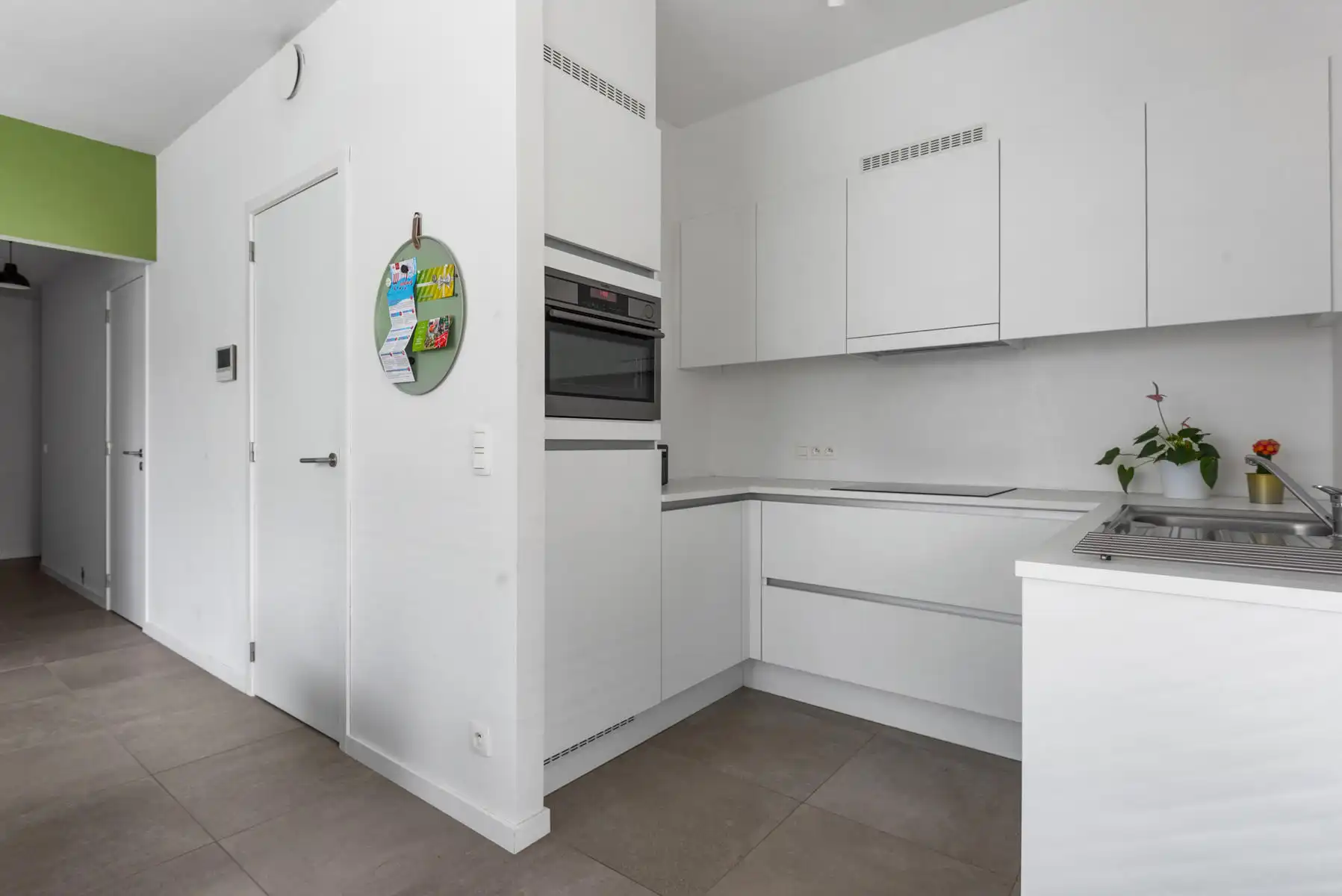 Nieuwbouw appartement met tuin en parking! foto 6