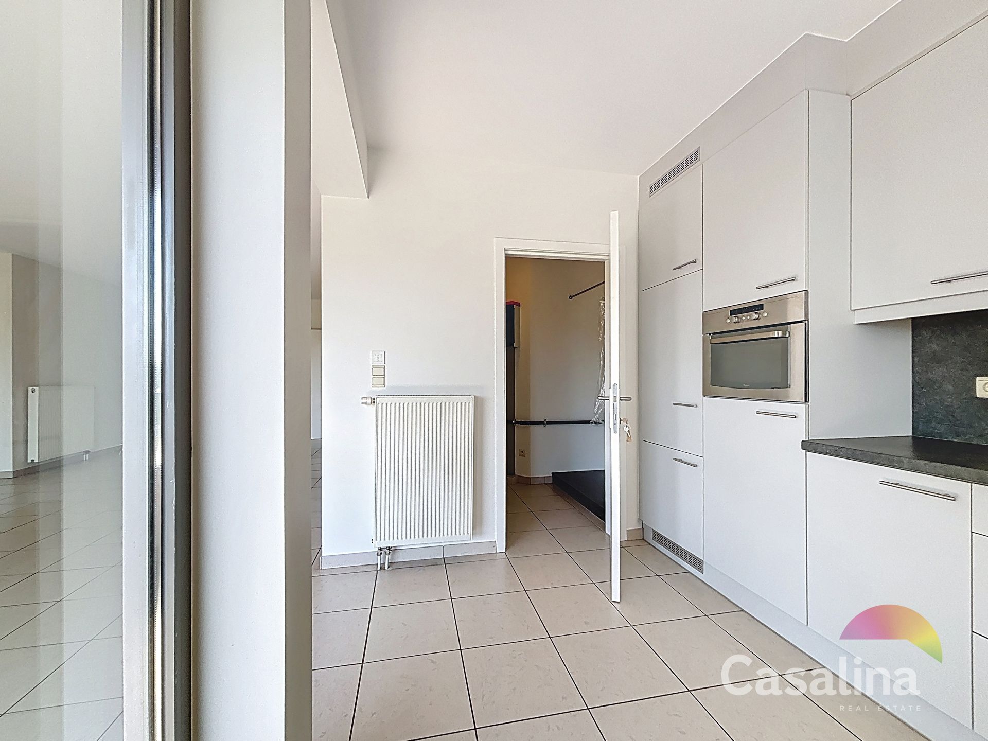 Ruim drie slaapkamer appartement te huur  foto 6