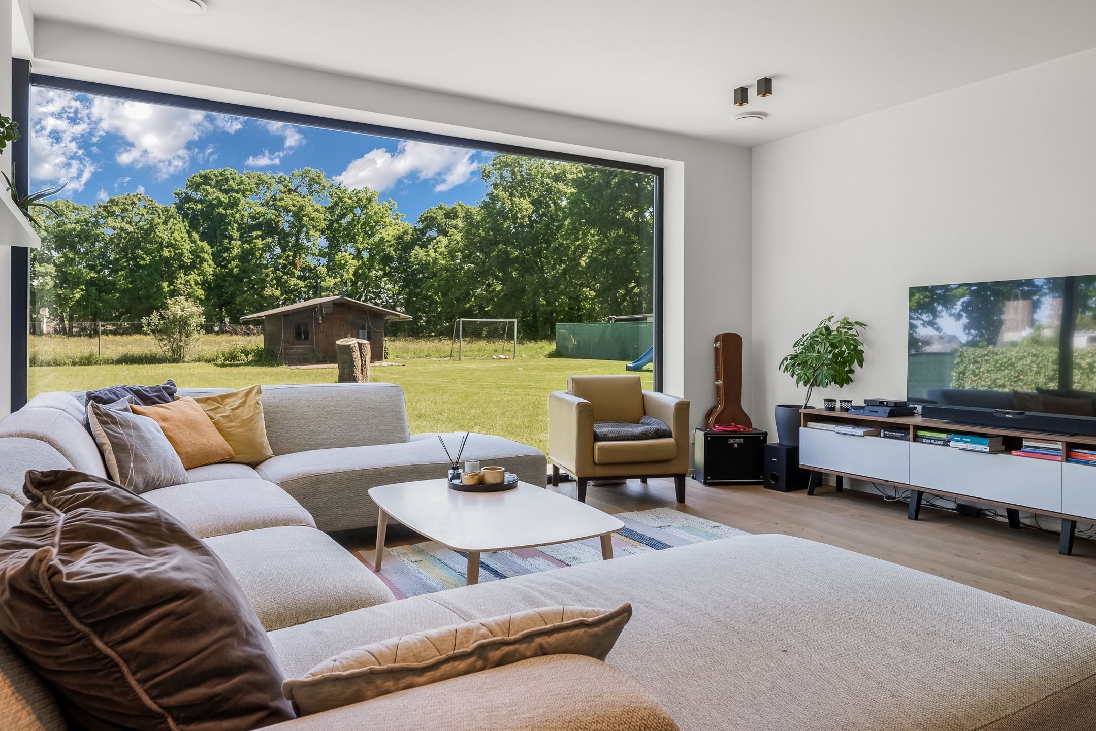 Strakke architectuur en moderne luxe in Diepenbeek foto 4