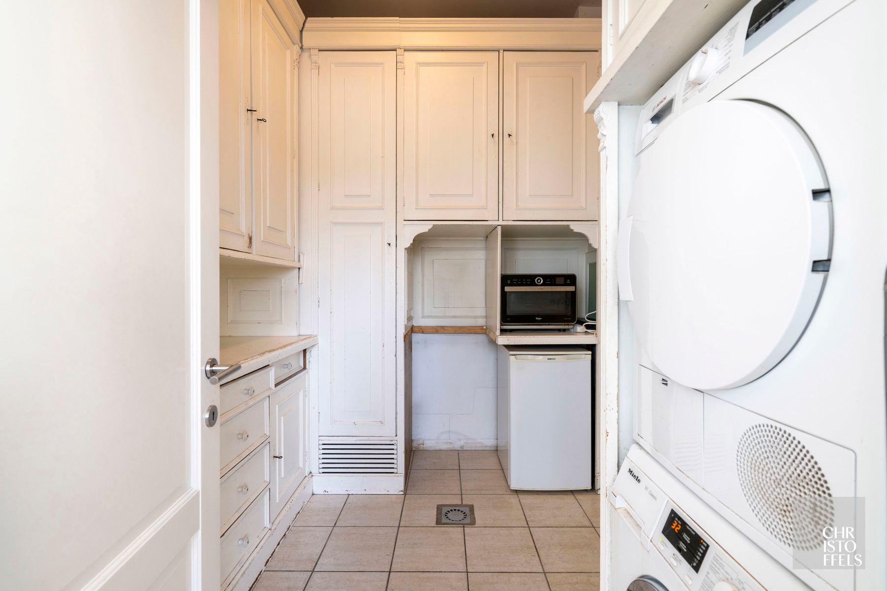 Tijdloze elegante villa met praktijkruimte (422 m²) op perceel van 1.672 m² foto 26