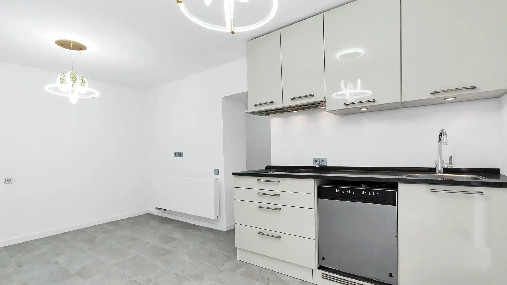 INSTAPKLARE, VOLLEDIG VERNIEUWDE EENGEZINSWONING MET APARTE LEEFUNIT EN PRACHTIG GOED UITZICHT IN HET CHARMANTE GENOELSELDEREN foto 17