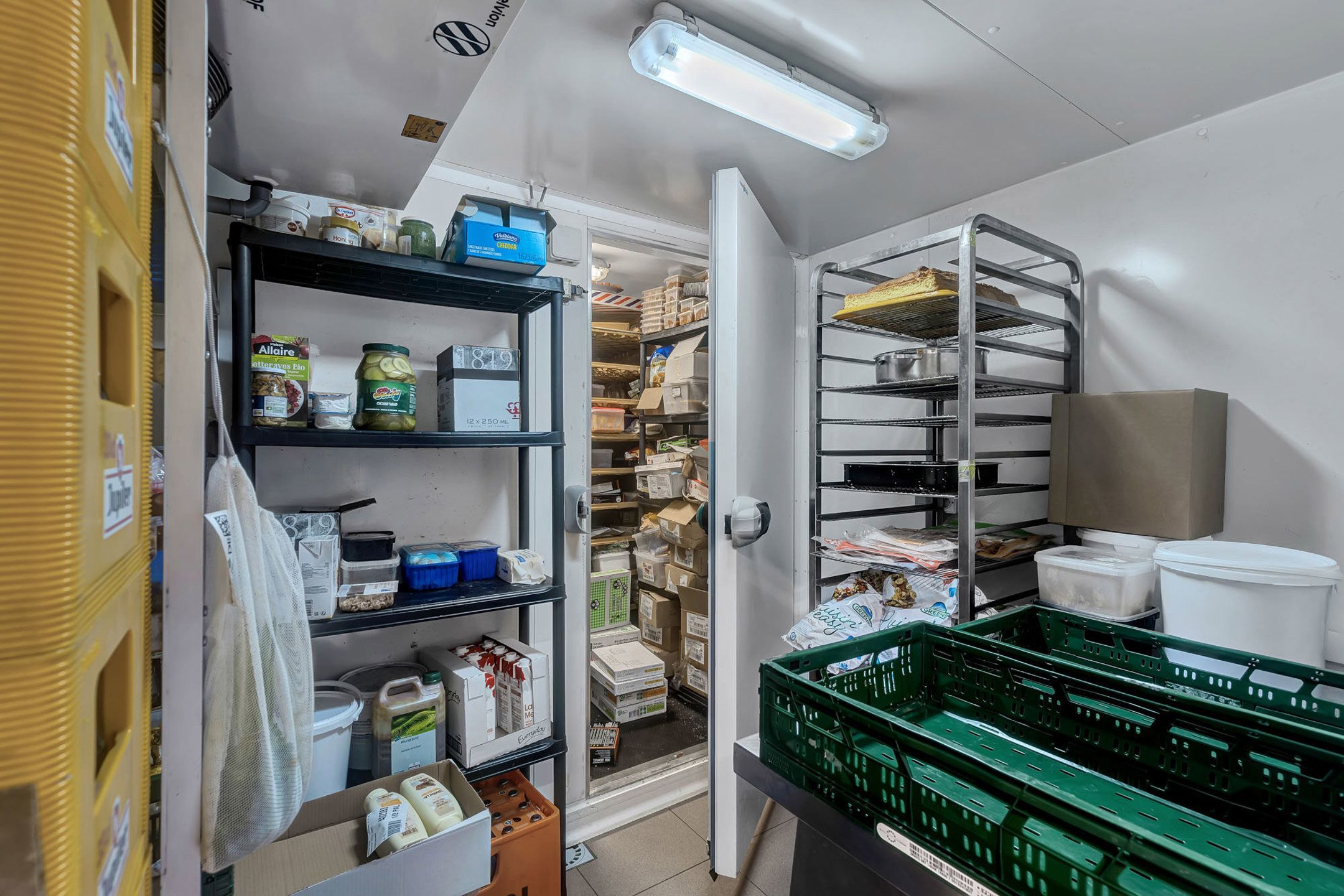 Gekende frituur op een strategische locatie foto 17