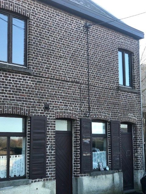 Hoofdfoto van de publicatie: Volledig te renoveren (2 woningen).