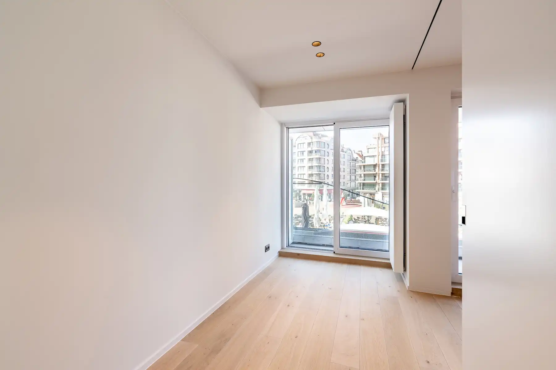 Gerenoveerd appartement met zijdelings zeezicht foto 11