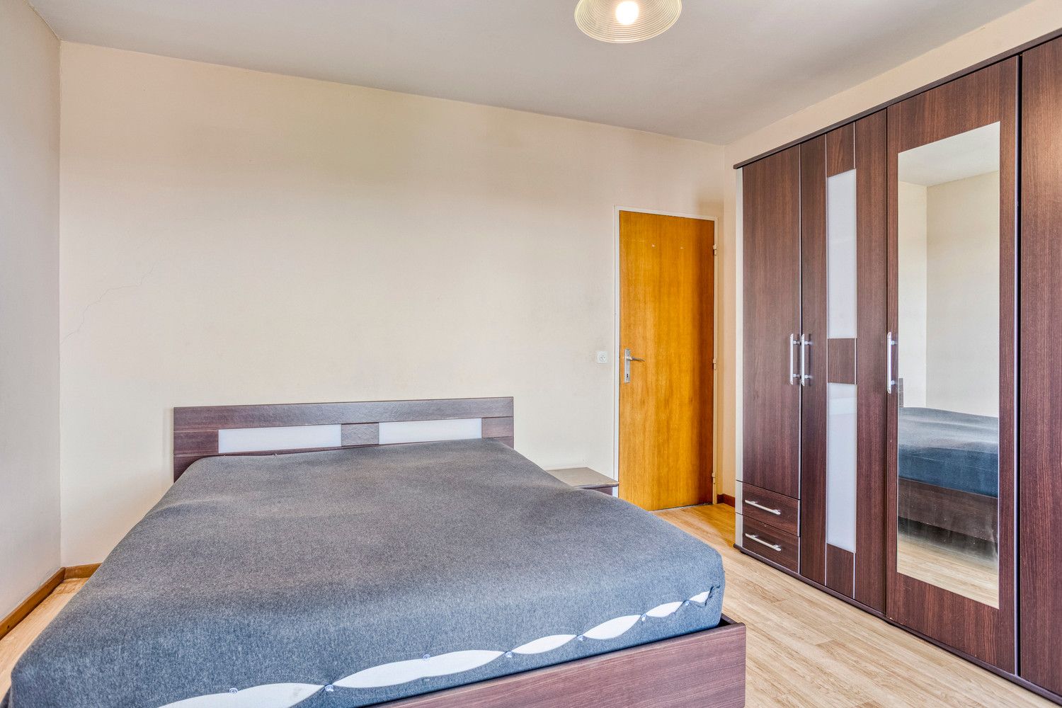 Ruim appartement op de 3de verdieping met terras en inpandige parkeerplaats! foto 18