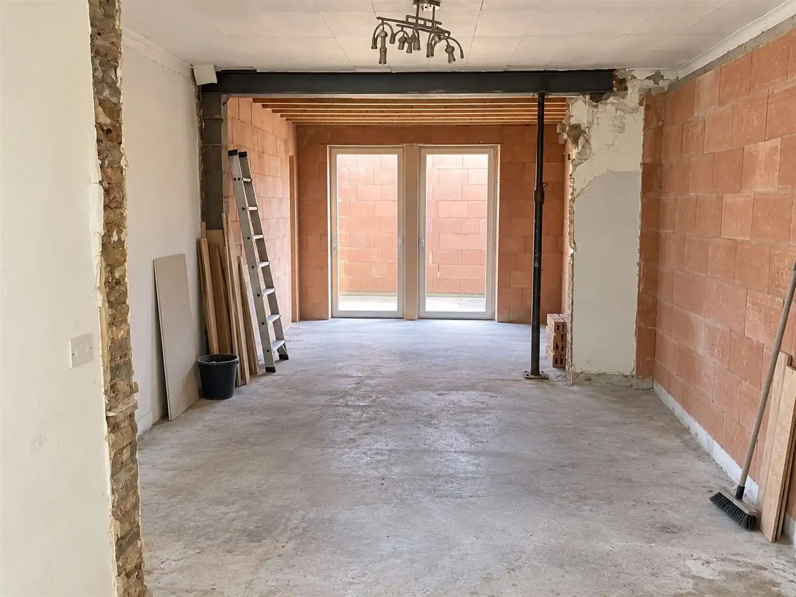 Welke handige Harry ziet het helemaal zitten om deze woning verder af te werken en volledig naar eigen smaak in te richten? foto 5