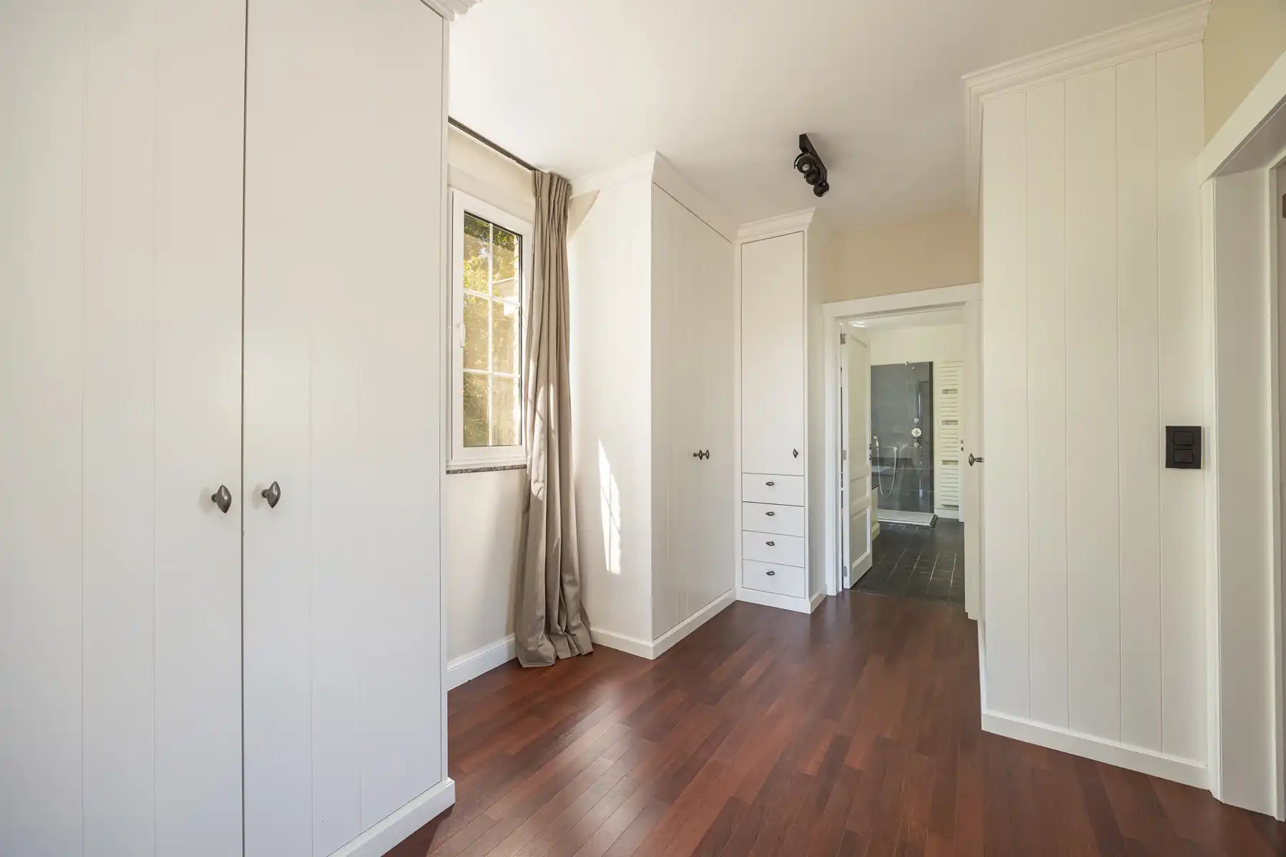Luxueus afgewerkte villa met zwembad foto 14