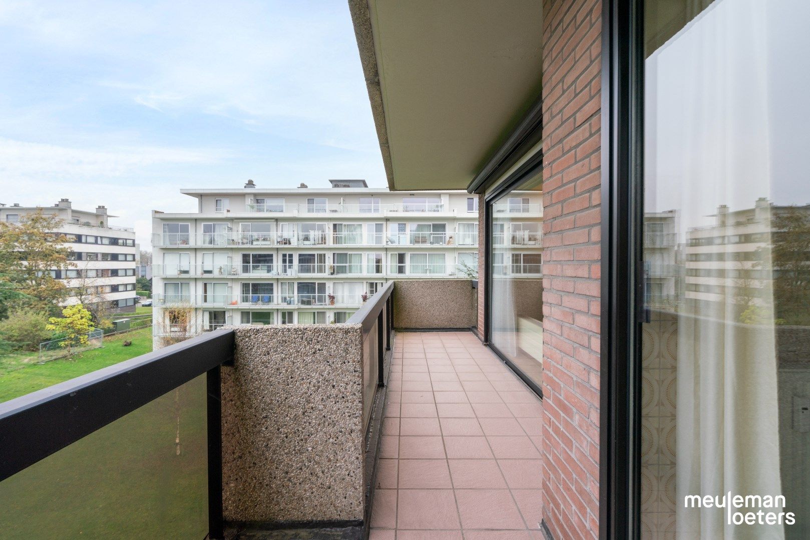 Lichtrijk appartement nabij Brugse binnenstad foto 17