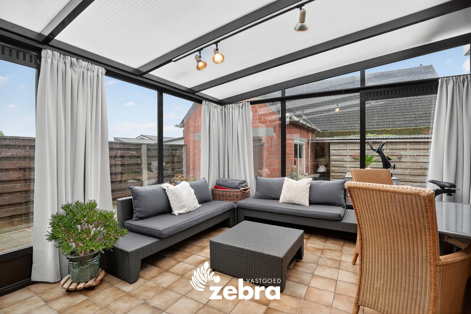 Vrijstaande bungalow met 3 slaapkamers en garage te Hooglede! foto 8