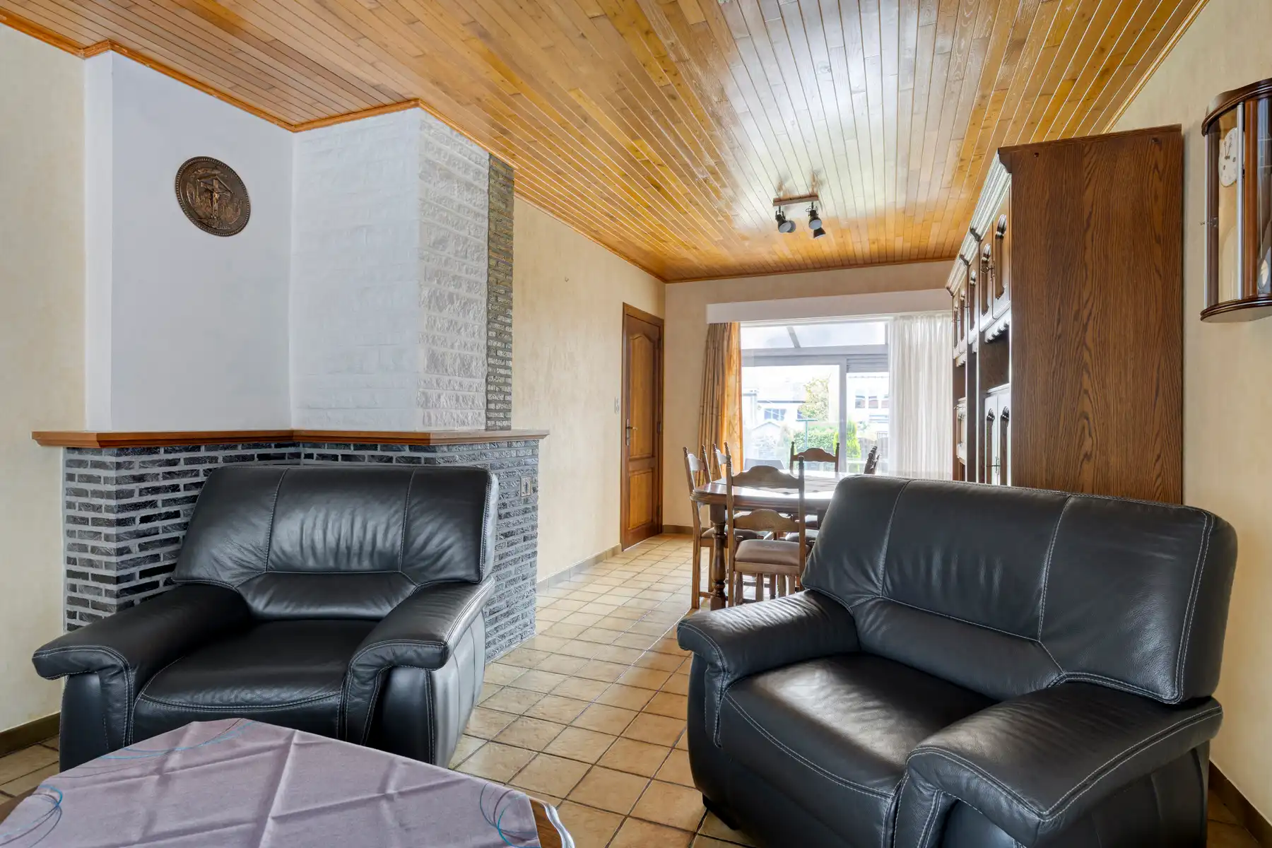 COMFORTABELE WONING MET TUIN, GARAGE EN 2 STAANPLAATSEN IN HET CENTRUM VAN ASSE! foto 4