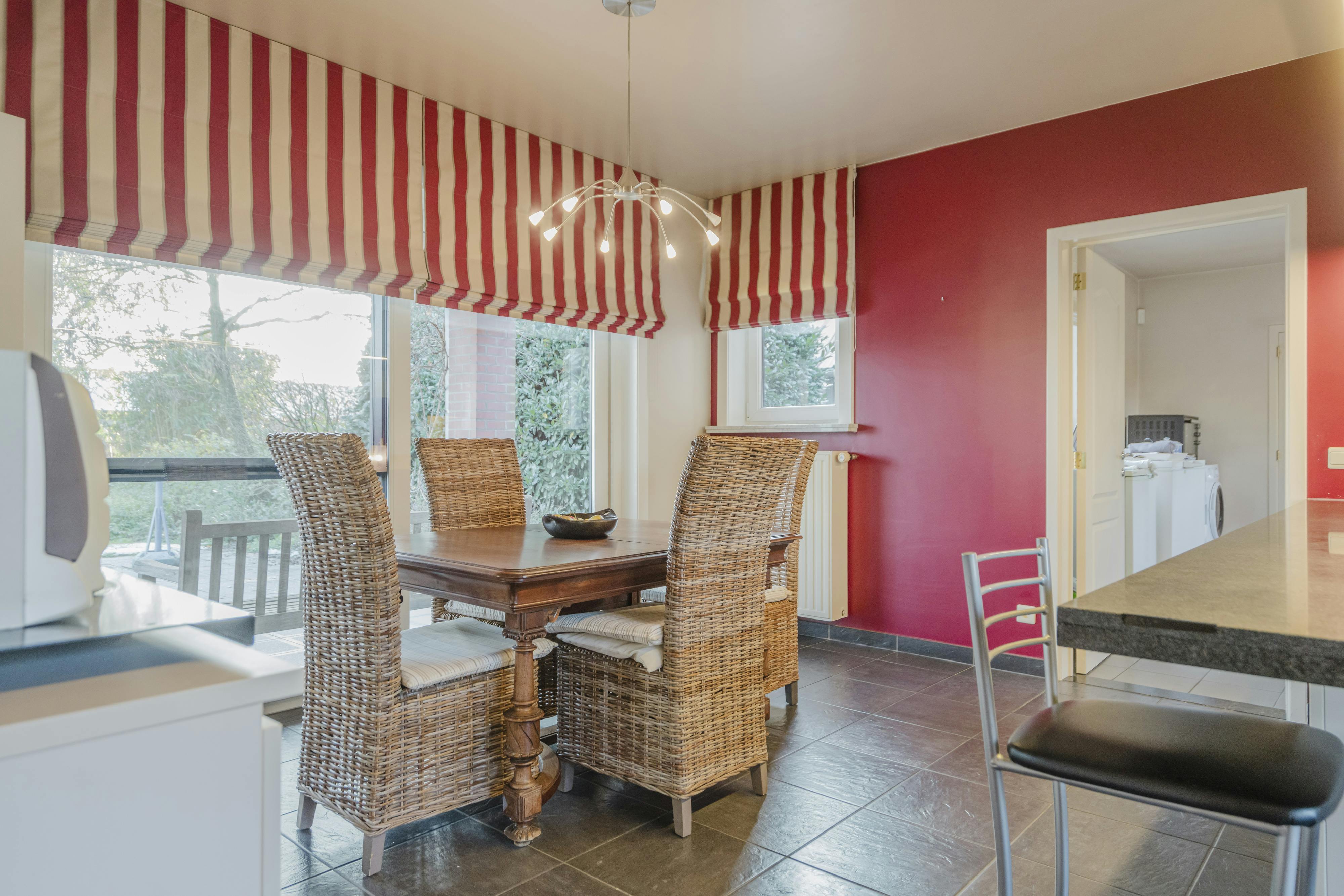 Villa met stallingen te koop op een ruim perceel van  10.026m² foto 7