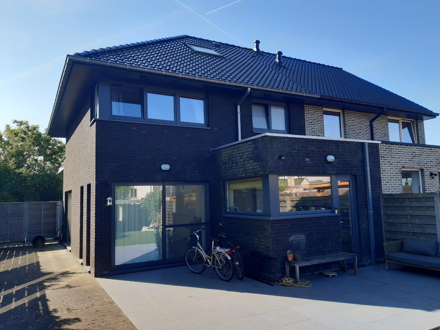 Rustig wonen (half open met garage). foto 22