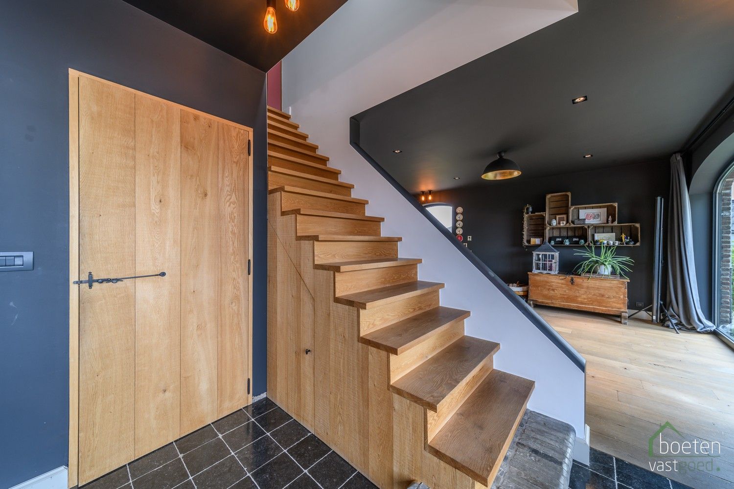 Beveren aan de IJzer: Karaktervol en rustiek landhuis met 4 slpks, warm & sfeervol interieur en ruime tuin op 13a 65ca totale grondopp. foto 10