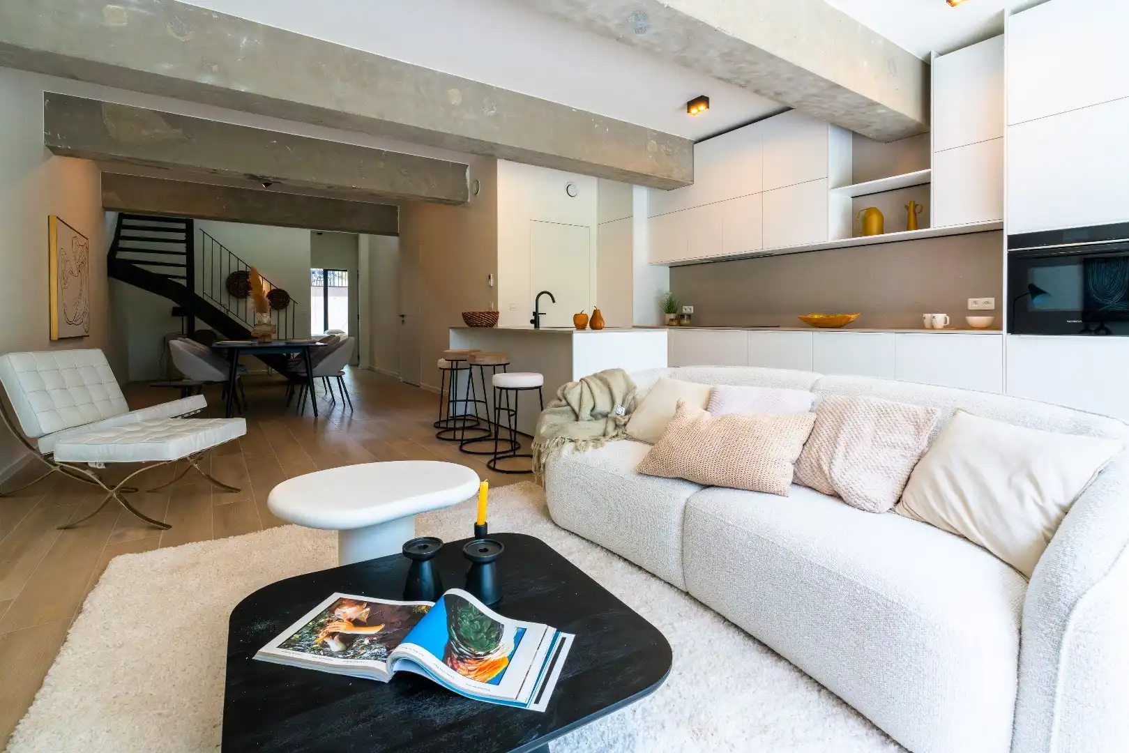 Unieke stadswoning in een groene omgeving foto 3