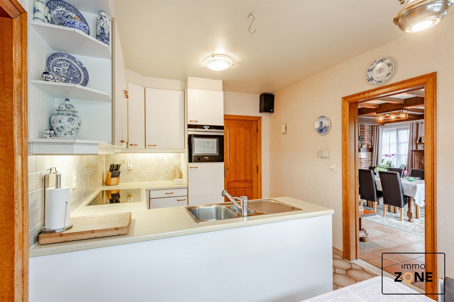 Huis, chalet en ruim magazijn op toplocatie foto 12