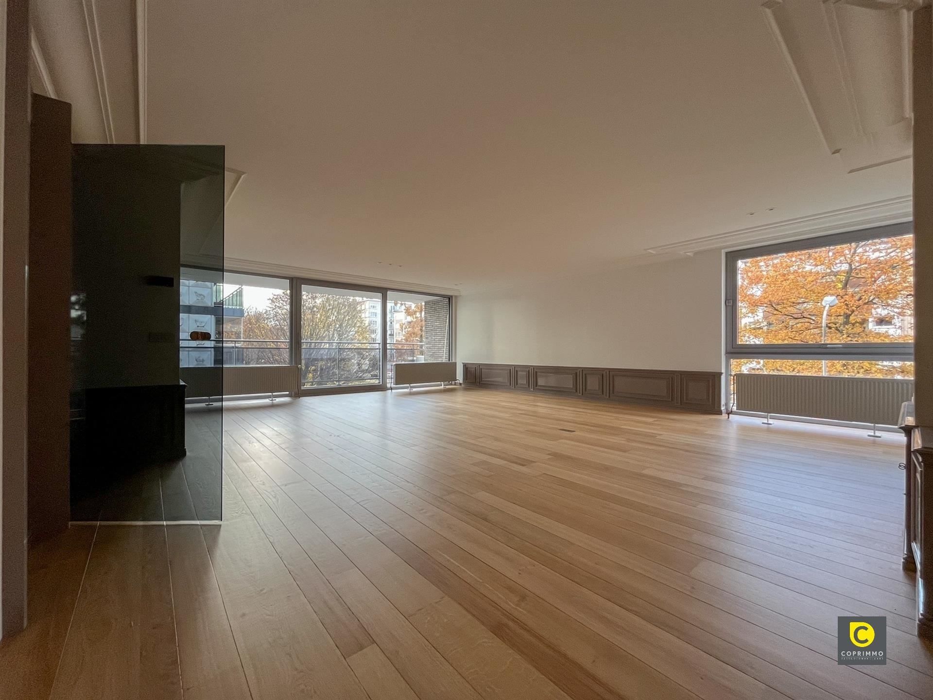 Ruim hoekapp met 3 slpk, 2 bdk en 2 terrassen foto 3