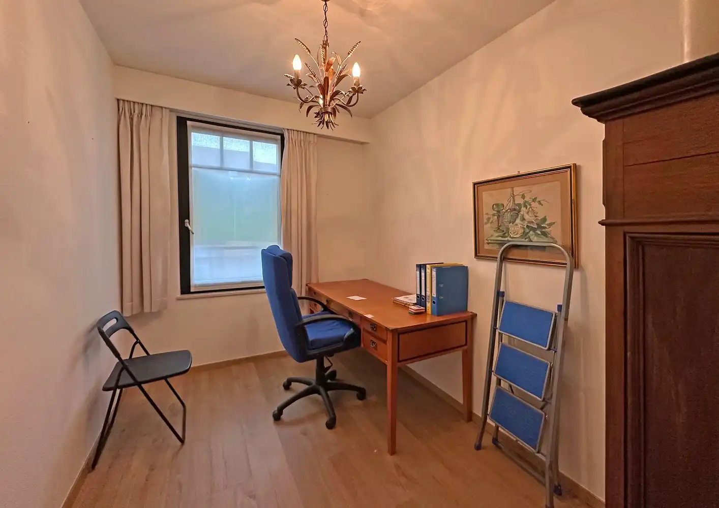 Luxueus appartement op de eerste verdieping op rustige centrumlocatie te 's Gravenwezel. foto 6