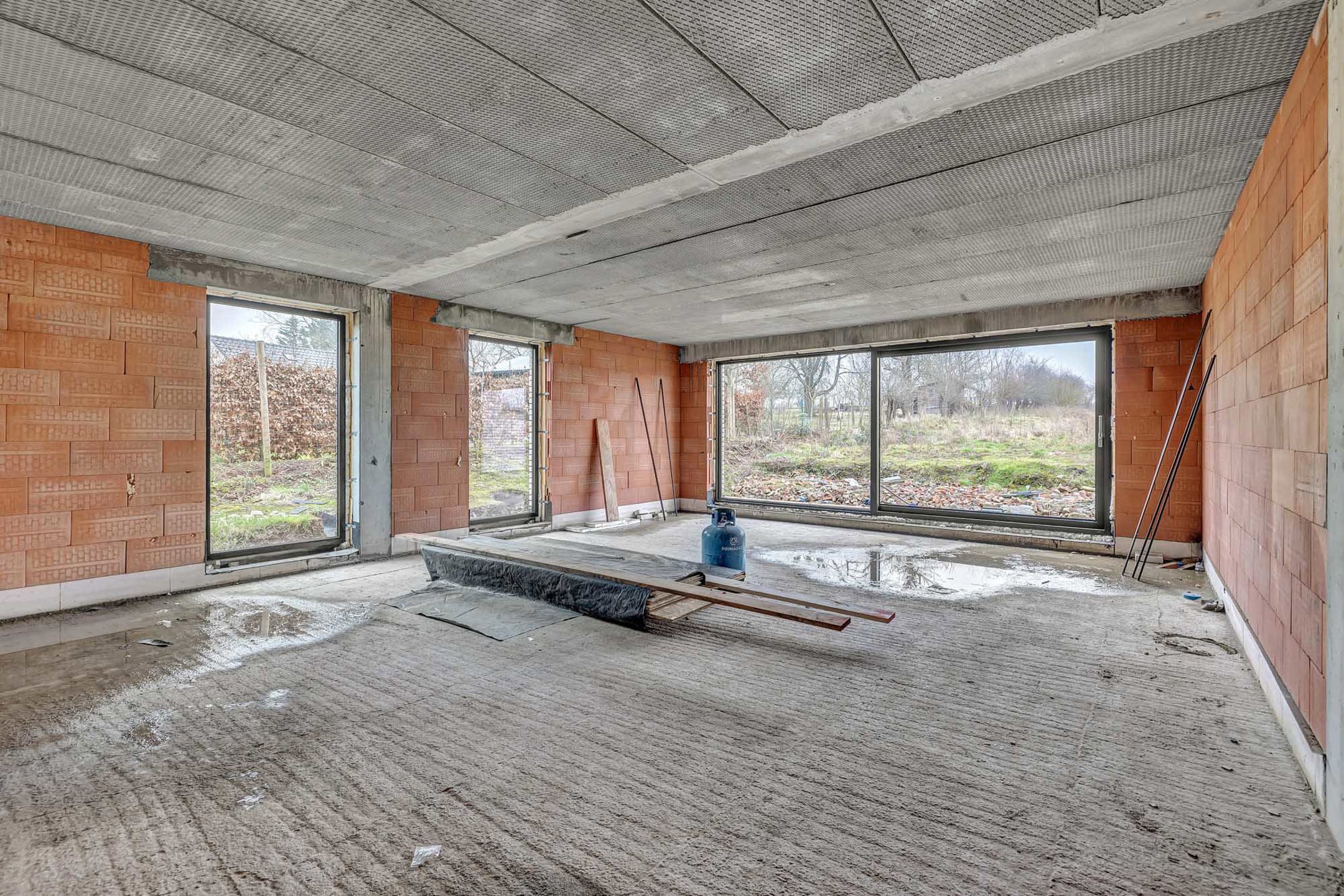 Halfopen nieuwbouwwoning op een prachtig perceel foto 9