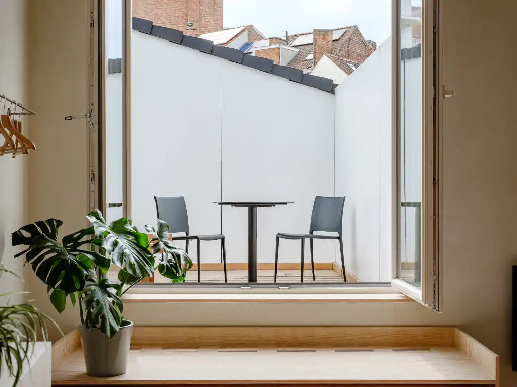 Bijzonder duplexappartement (240 m²) met vier slaapkamers, telkens met eigen sanitair en buitenruimte, gelegen in een kleinschalige residentie nabij het Zuid. foto 17