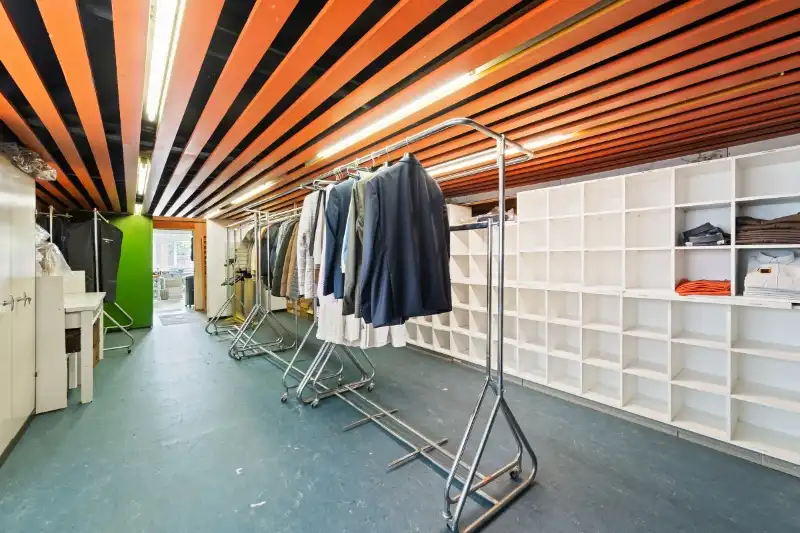 Exclusieve handelsopportuniteit op topligging in Roeselare ROESELARE – NOORDSTRAAT | RUIME HANDELSZAAK VAN >450 M² + ATELIER EN EXTRA RUIMTES foto 18
