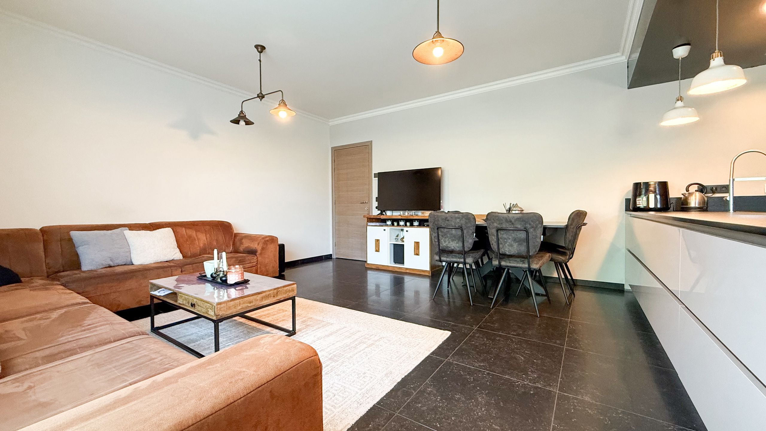 Karaktervolle nieuwbouw villa met 6slpks te Houthalen! foto 9