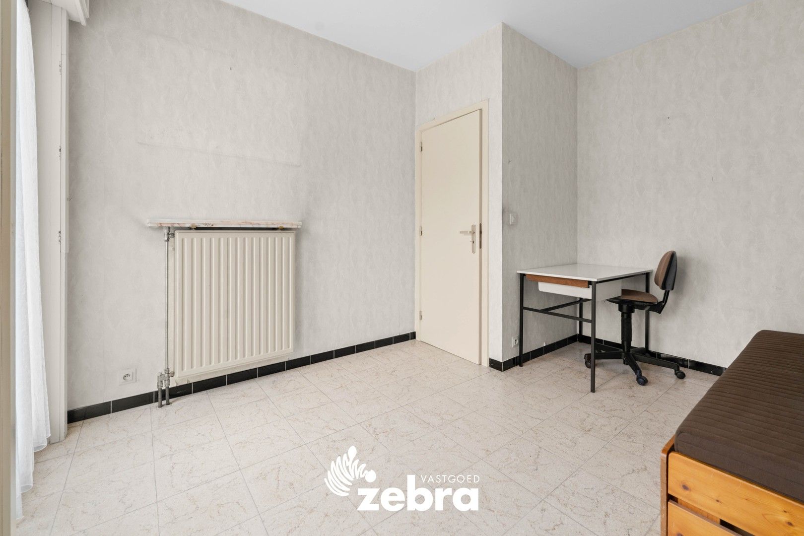 Op te frissen alleenstaande woning met vier of meer slaapkamers & garage te Roeselare! foto 17