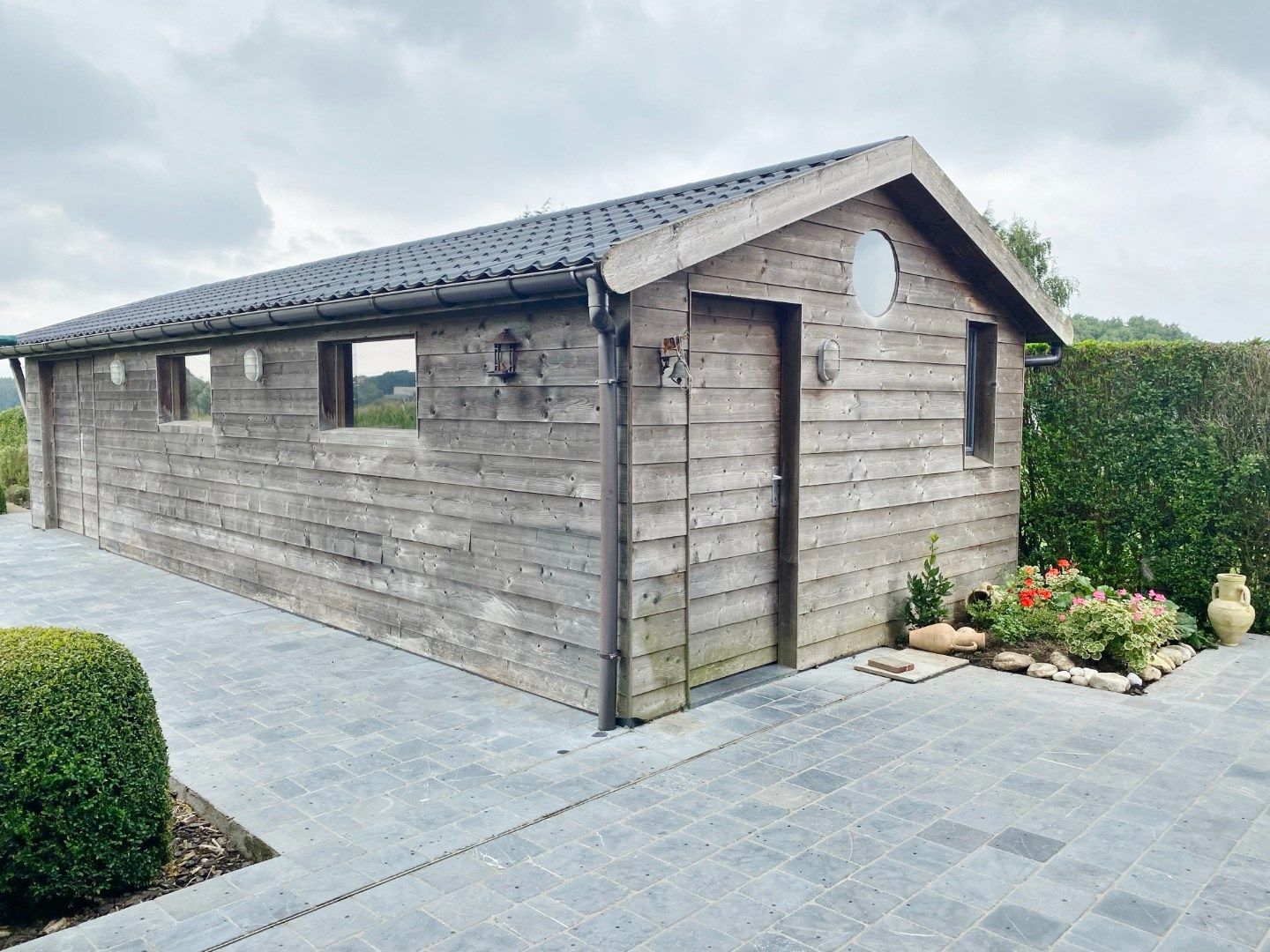 Alleenstaande woning met garage en zonnige tuin met prachtig uitzicht.  foto 20